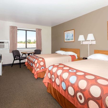 Super 8 By Wyndham Colorado Springs Peterson Space Force Cimarron Hills Zewnętrze zdjęcie