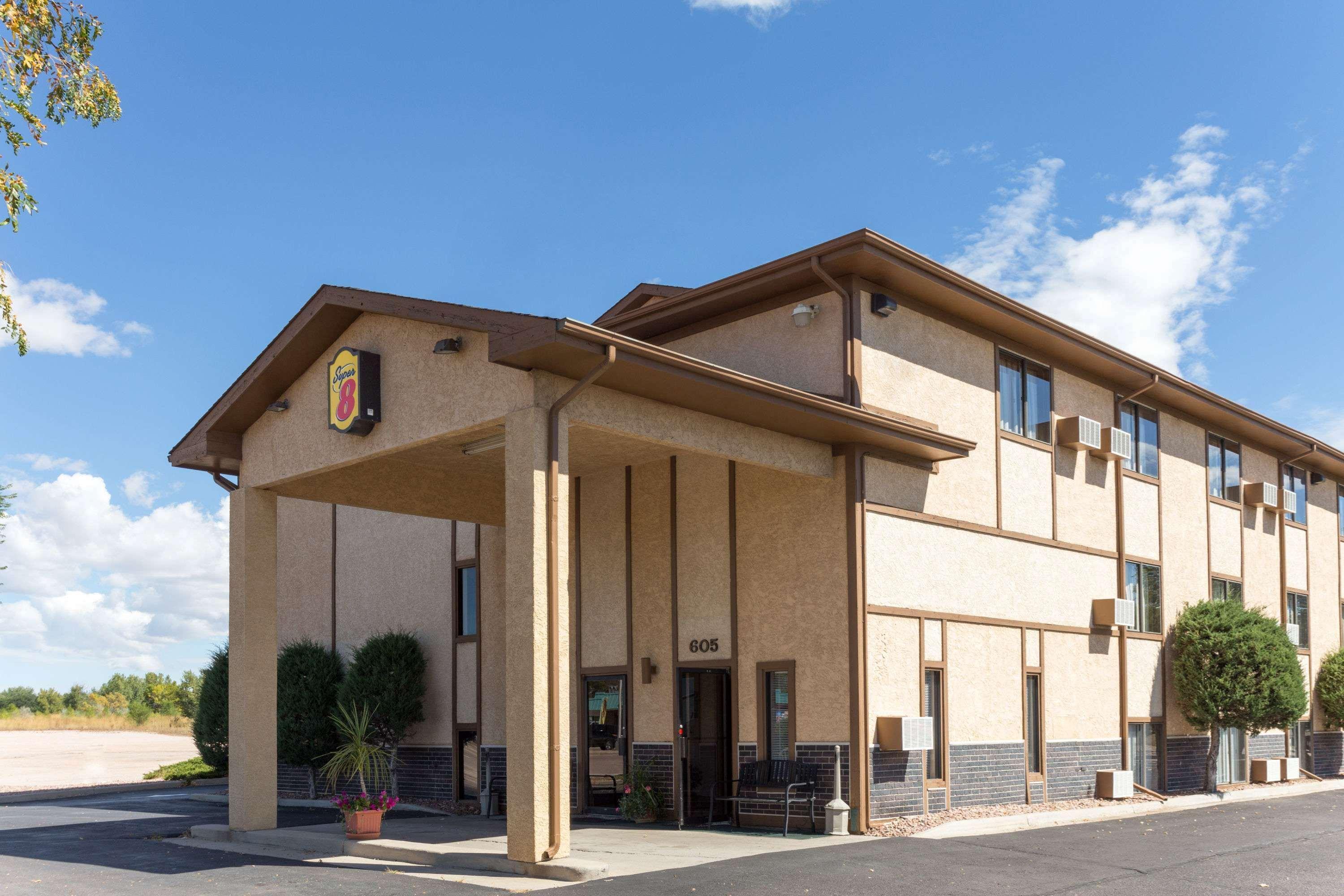 Super 8 By Wyndham Colorado Springs Peterson Space Force Cimarron Hills Zewnętrze zdjęcie