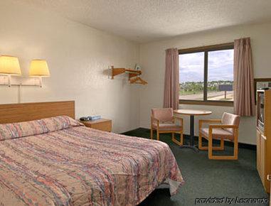 Super 8 By Wyndham Colorado Springs Peterson Space Force Cimarron Hills Pokój zdjęcie